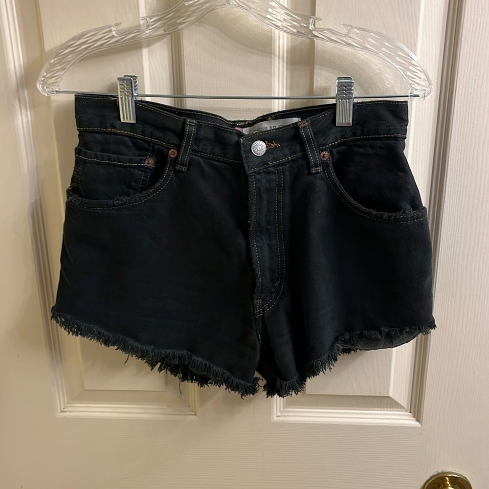 Black Levi’s Jean Shorts